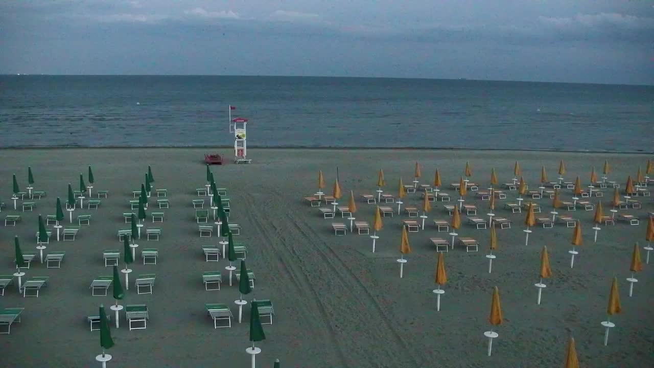 Webcam en vivo Grado: Vistas de la playa y del parque acuático en tiempo real
