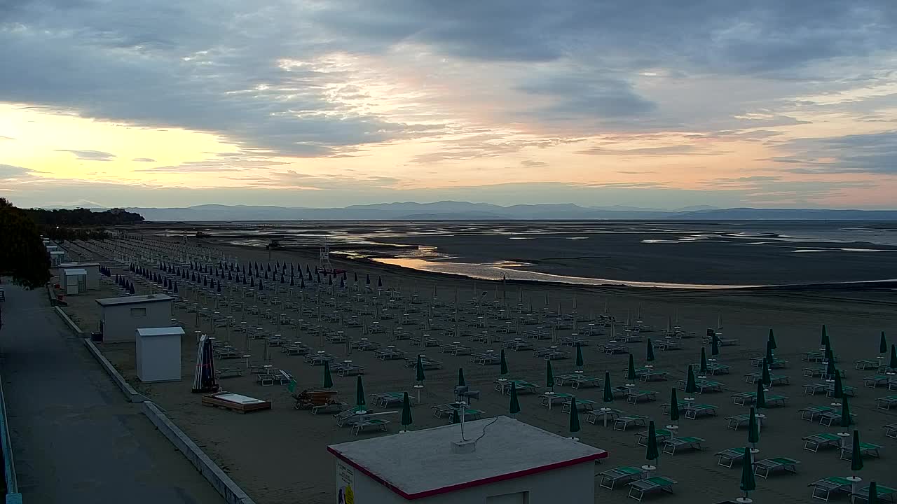 Webcam Live Grado: Vista sulla spiaggia e sull’acquapark in tempo reale