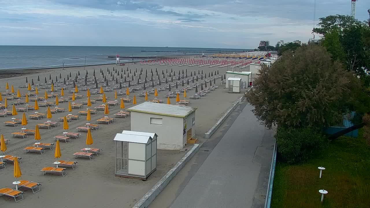 Webcam en vivo Grado: Vistas de la playa y del parque acuático en tiempo real