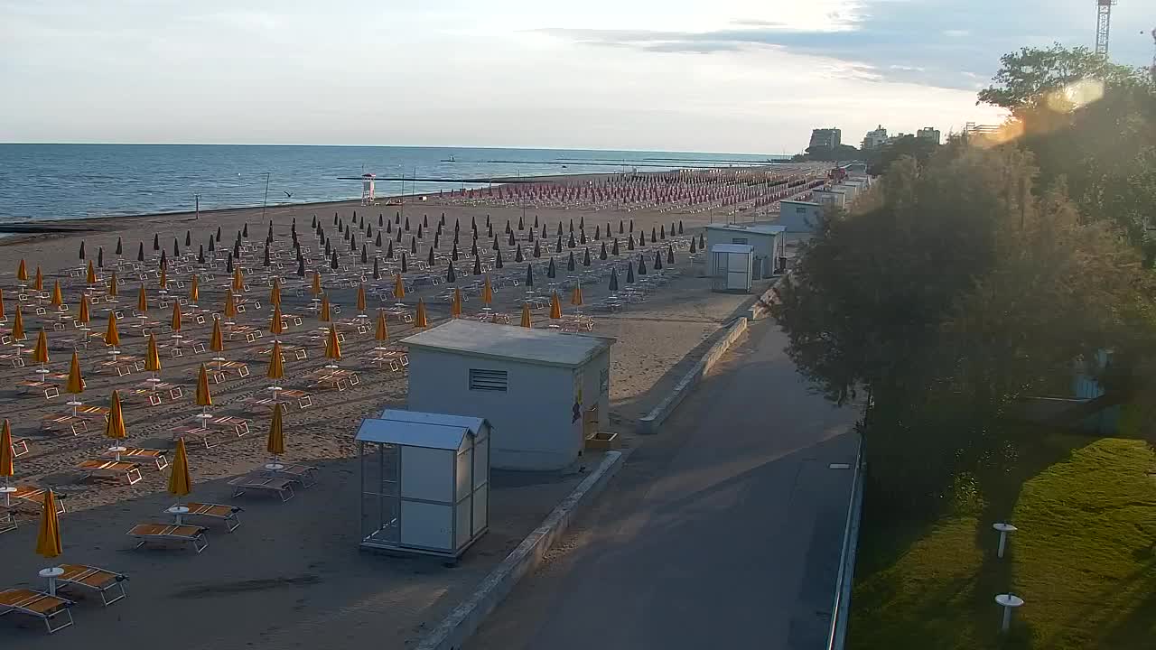 Spletna kamera v živo Grado: Pogledi na plažo in vodni park v realnem času