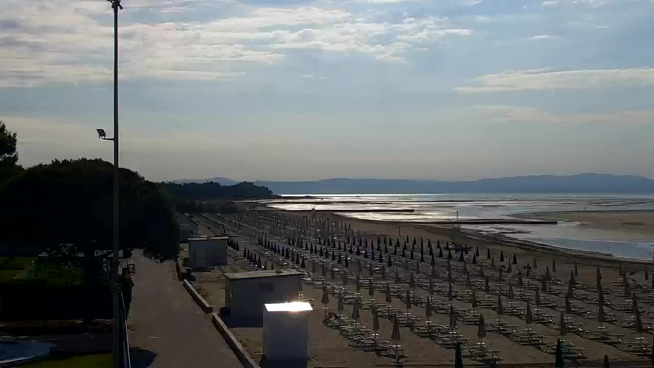 Webcam en vivo Grado: Vistas de la playa y del parque acuático en tiempo real