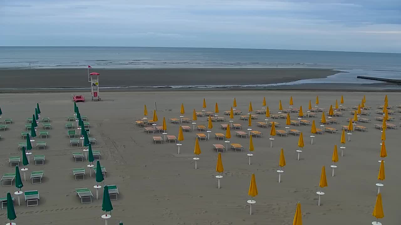 Webcam en vivo Grado: Vistas de la playa y del parque acuático en tiempo real