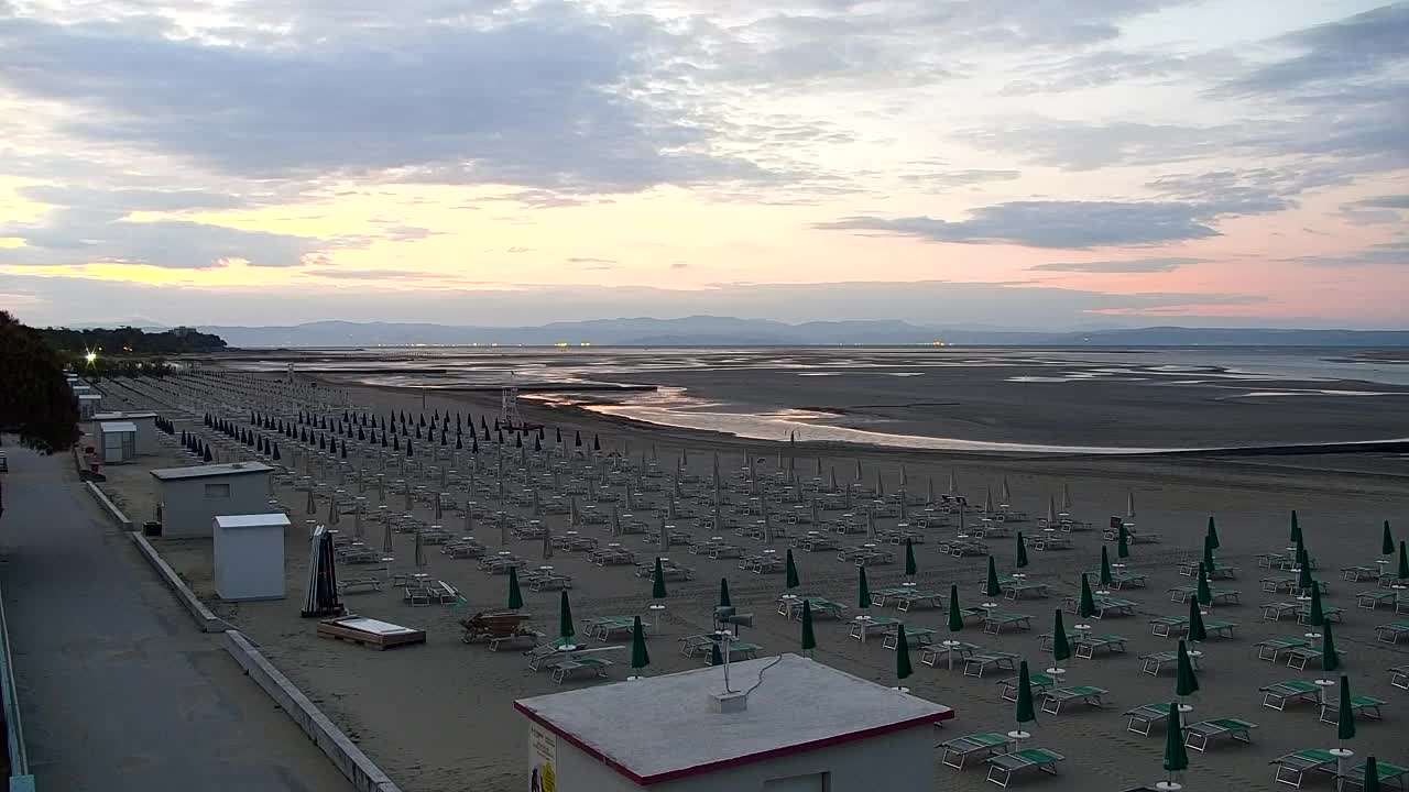 Grado Beach and Aquapark Views in Real Time