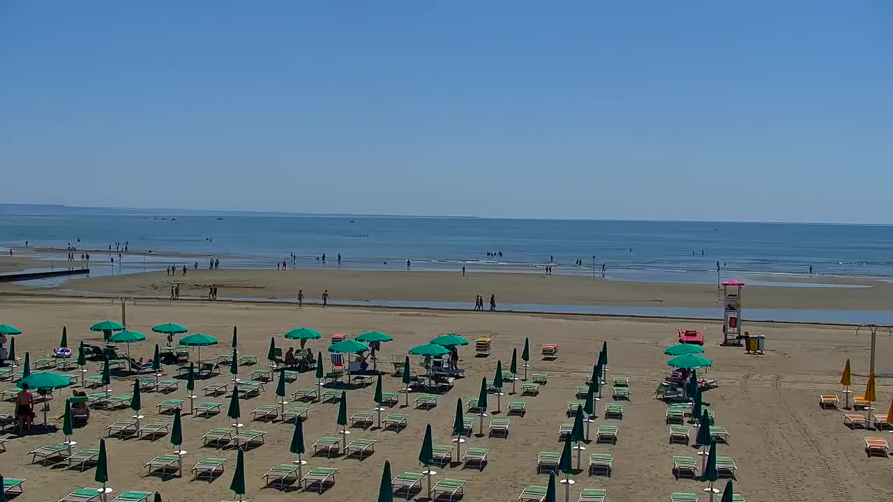 Webcam en vivo Grado: Vistas de la playa y del parque acuático en tiempo real