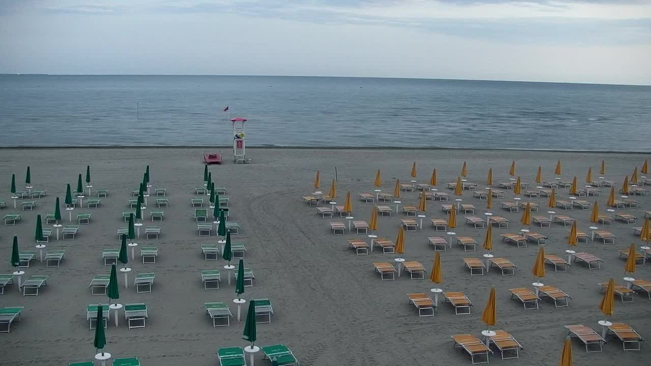Webcam en vivo Grado: Vistas de la playa y del parque acuático en tiempo real