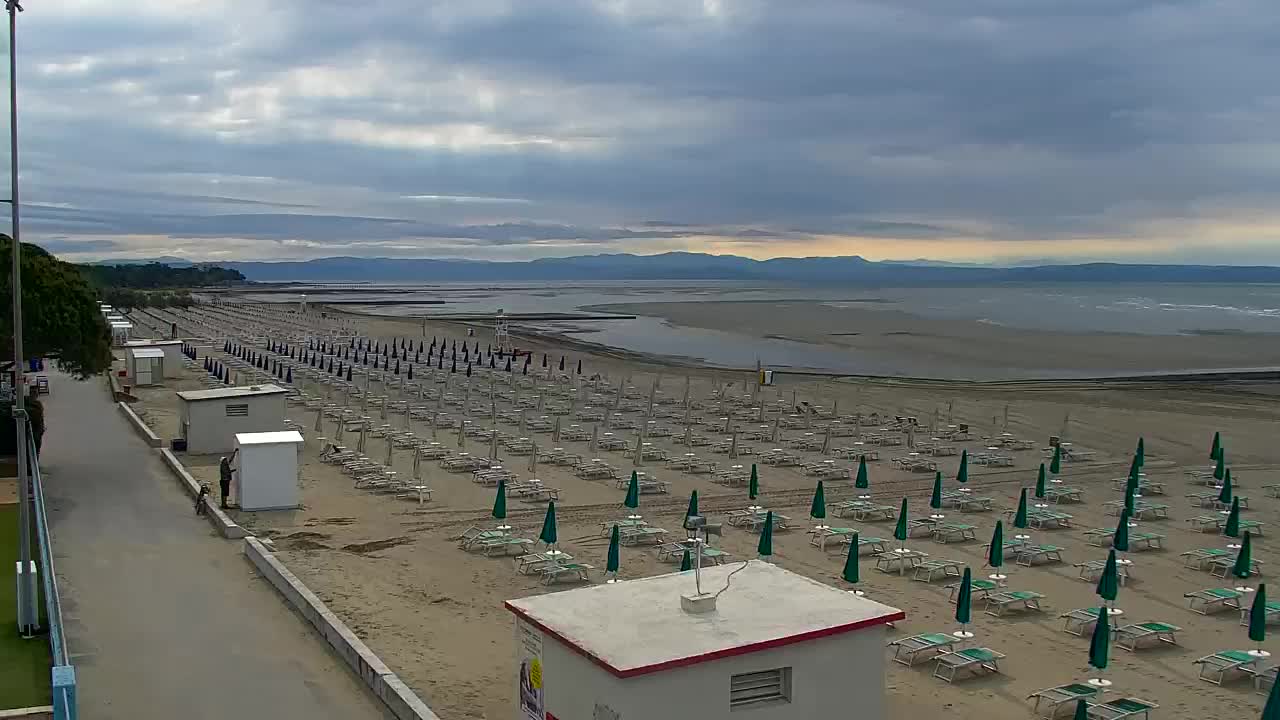 Grado Beach and Aquapark Views in Real Time