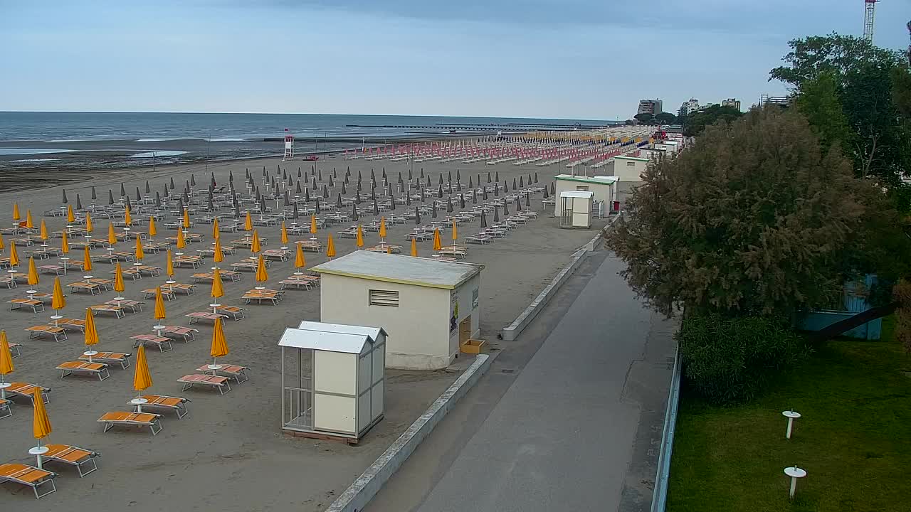 Grado Beach and Aquapark Views in Real Time