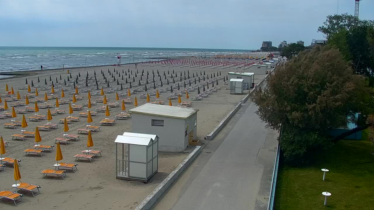 Webcam en vivo Grado: Vistas de la playa y del parque acuático en tiempo real