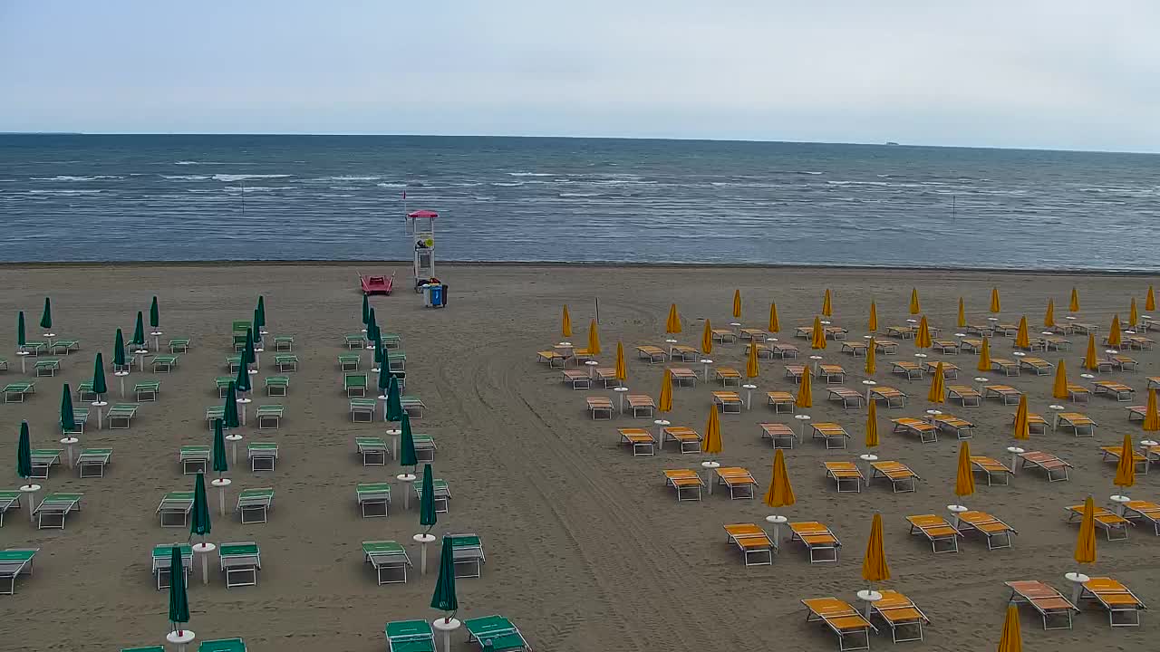 Webcam en vivo Grado: Vistas de la playa y del parque acuático en tiempo real