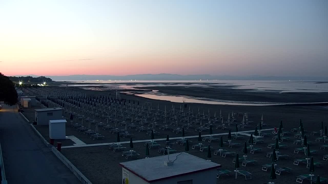 Grado Beach and Aquapark Views in Real Time
