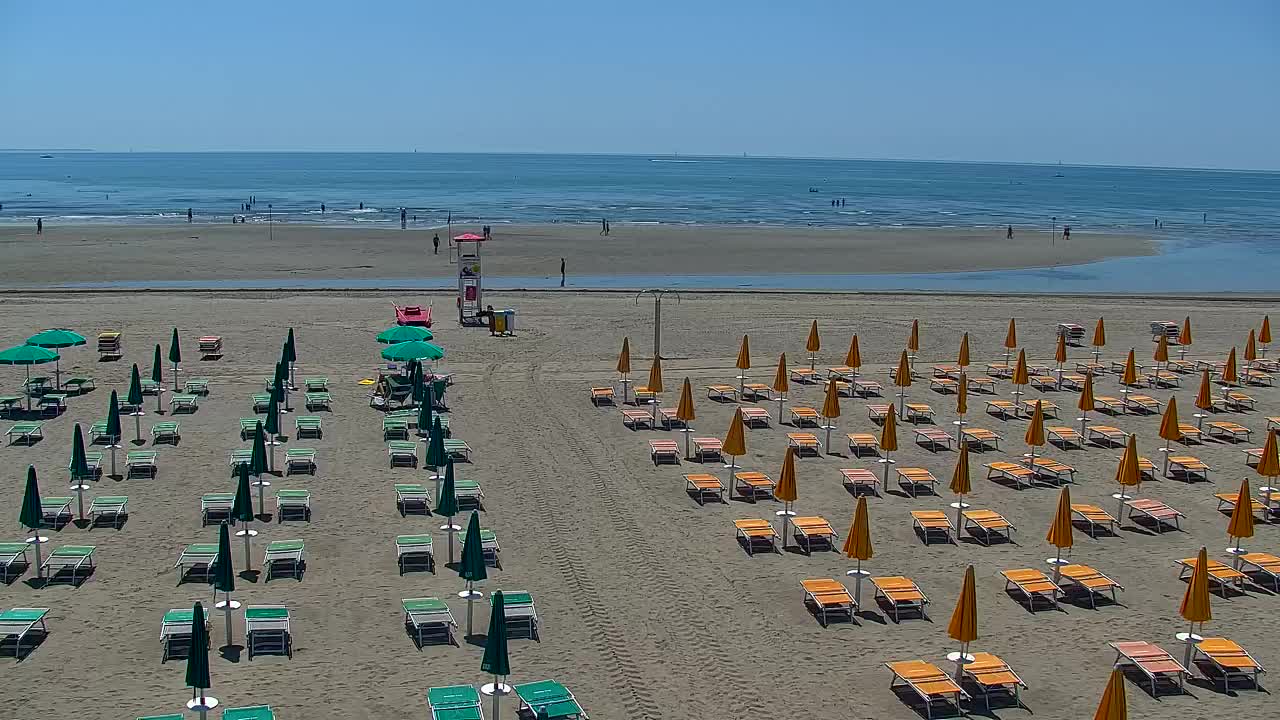 Webcam en vivo Grado: Vistas de la playa y del parque acuático en tiempo real