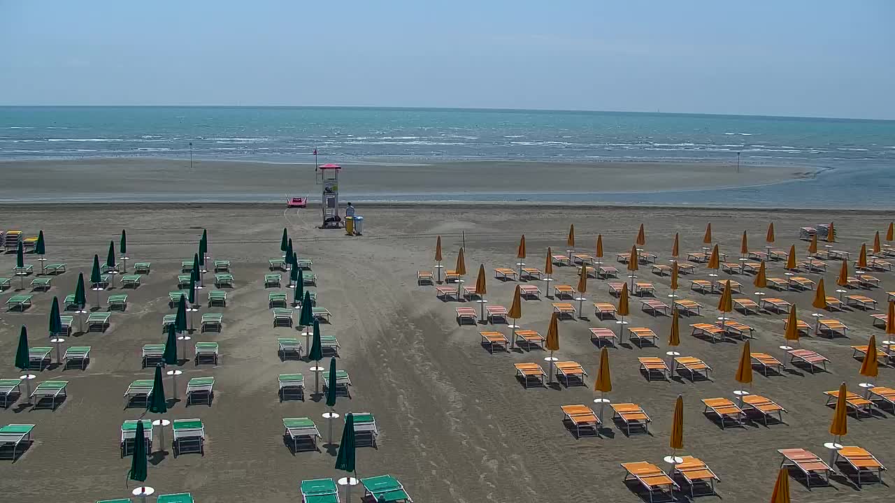 Webcam en vivo Grado: Vistas de la playa y del parque acuático en tiempo real