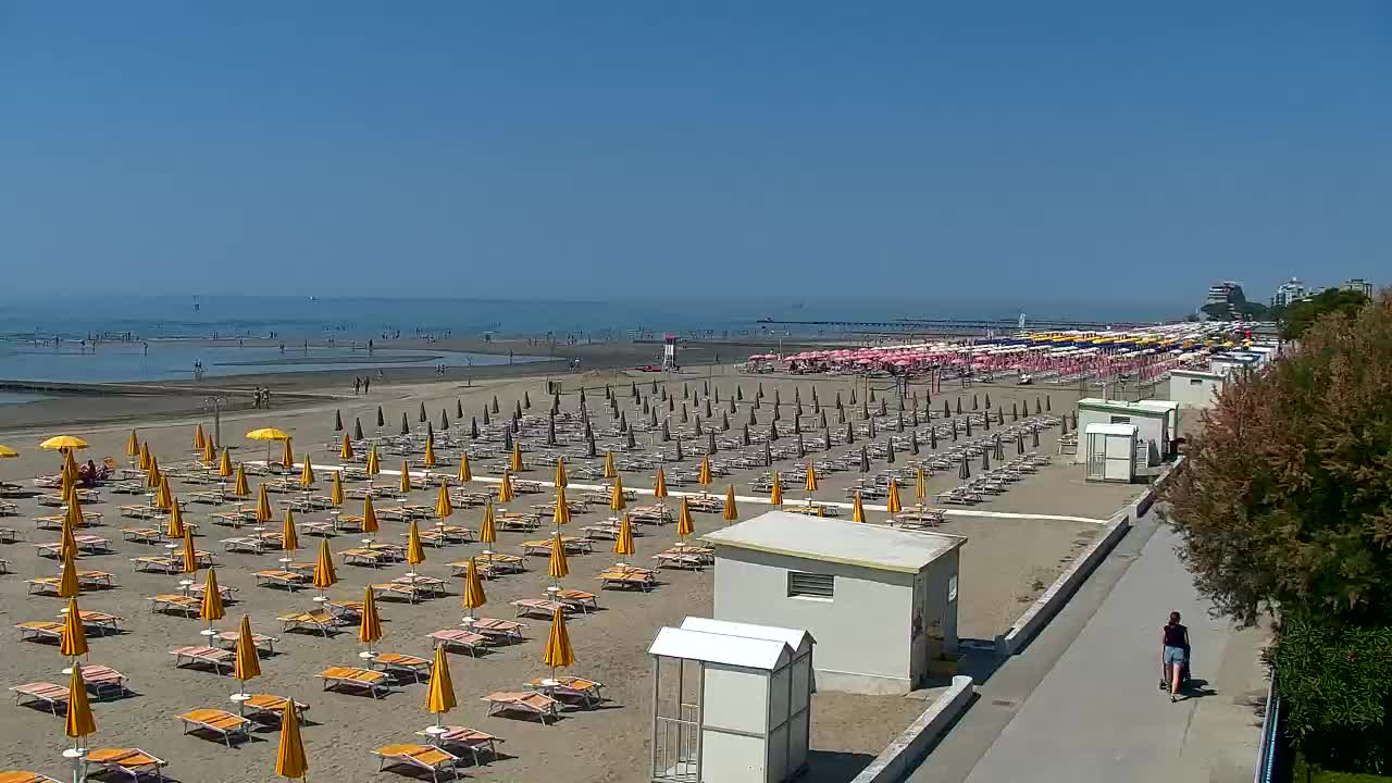 Spletna kamera v živo Grado: Pogledi na plažo in vodni park v realnem času