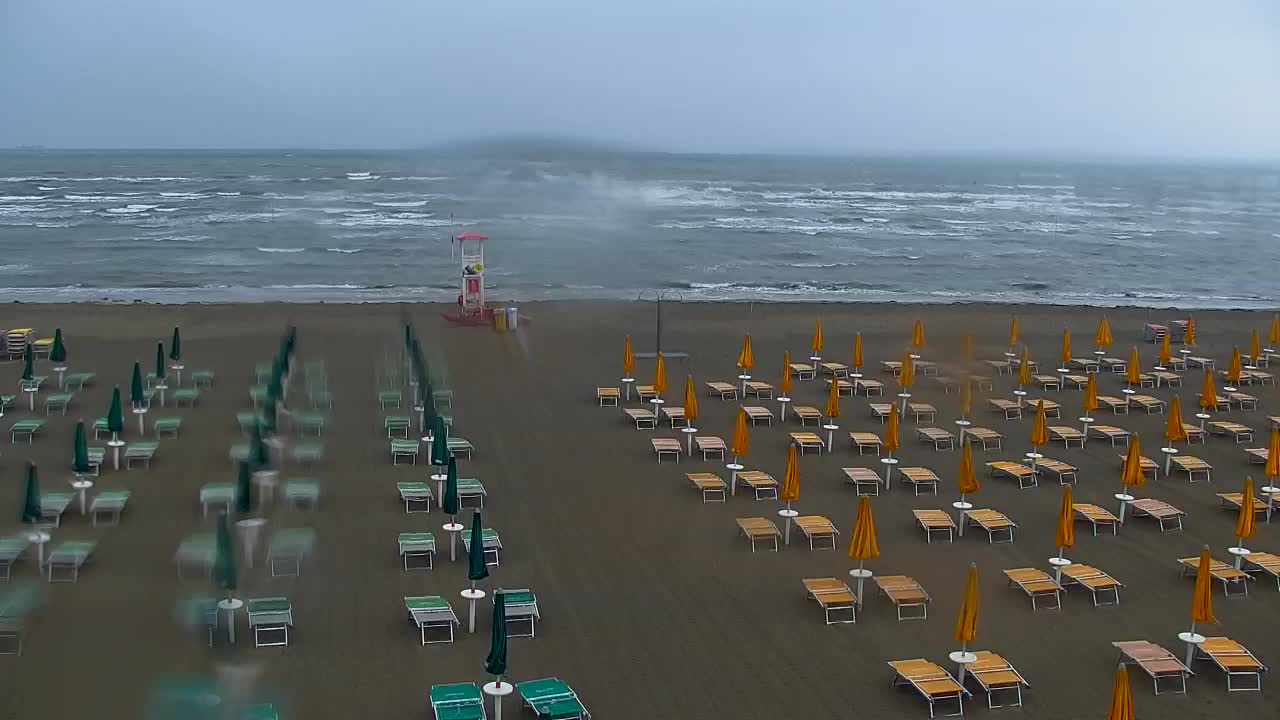 Spletna kamera v živo Grado: Pogledi na plažo in vodni park v realnem času