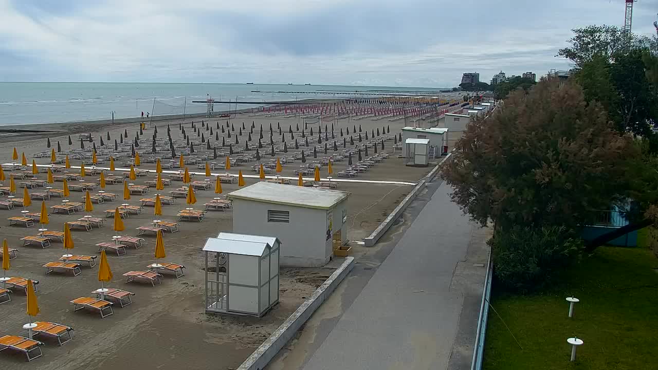 Grado Beach and Aquapark Views in Real Time