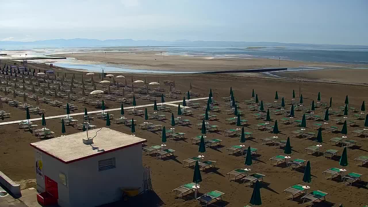 Webcam en vivo Grado: Vistas de la playa y del parque acuático en tiempo real