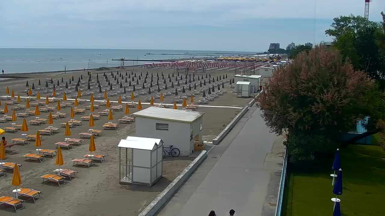 Spletna kamera v živo Grado: Pogledi na plažo in vodni park v realnem času