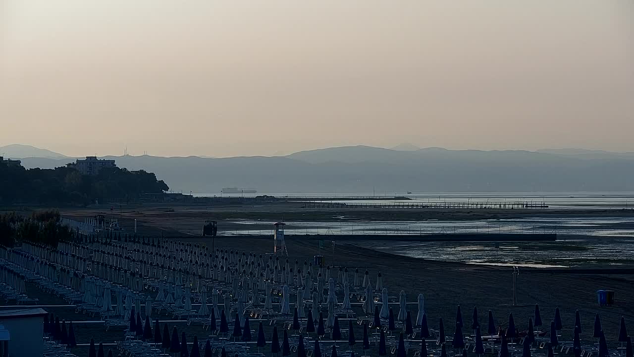 Grado Beach and Aquapark Views in Real Time