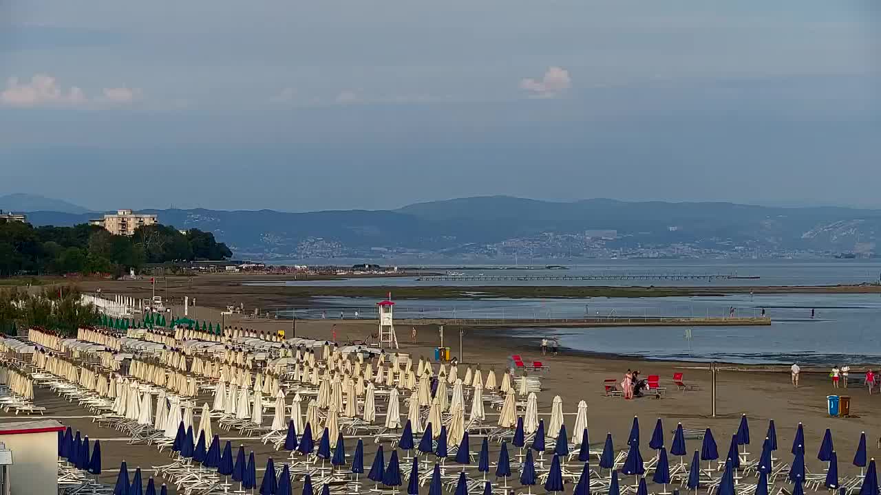 Spletna kamera v živo Grado: Pogledi na plažo in vodni park v realnem času