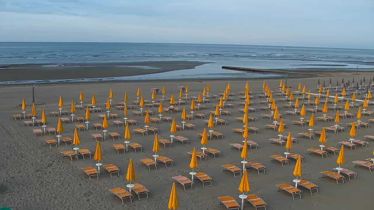 Spletna kamera v živo Grado: Pogledi na plažo in vodni park v realnem času