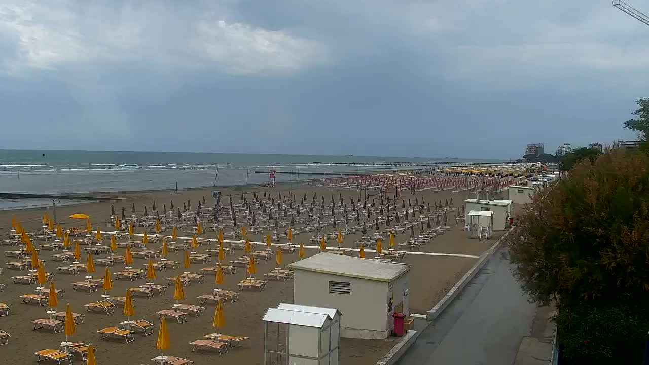 Grado Beach and Aquapark Views in Real Time
