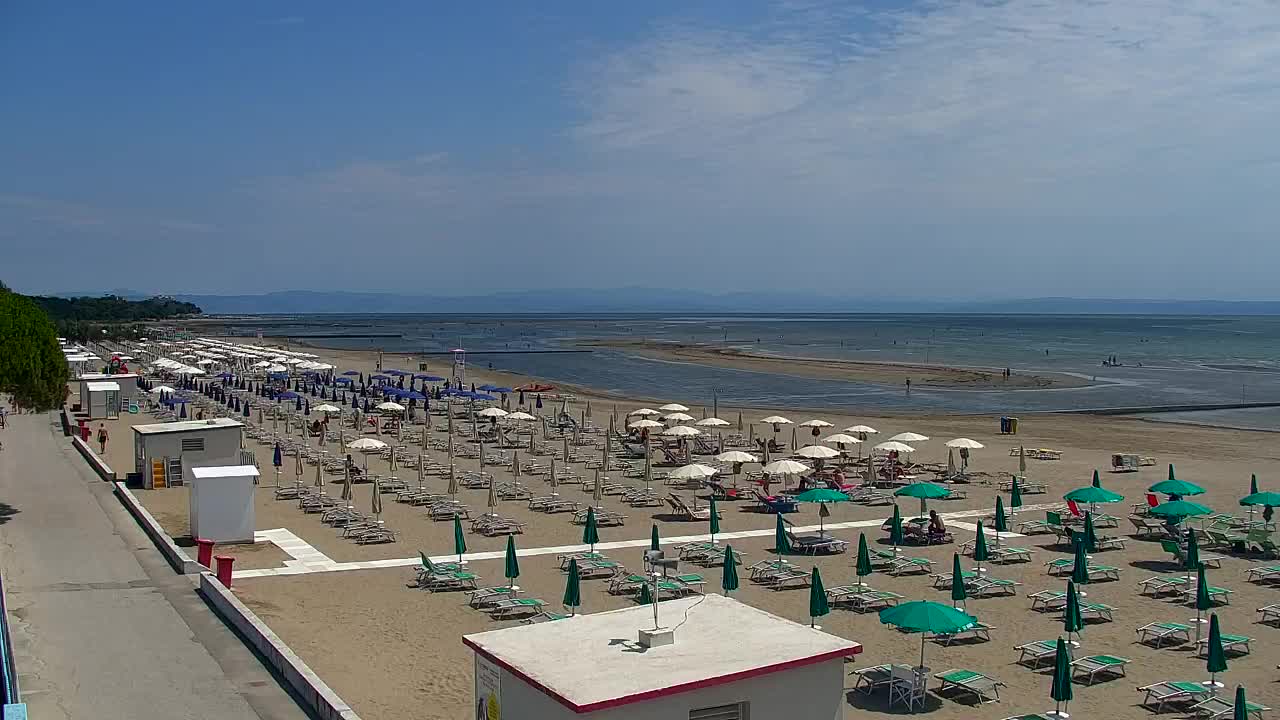 Webcam en vivo Grado: Vistas de la playa y del parque acuático en tiempo real