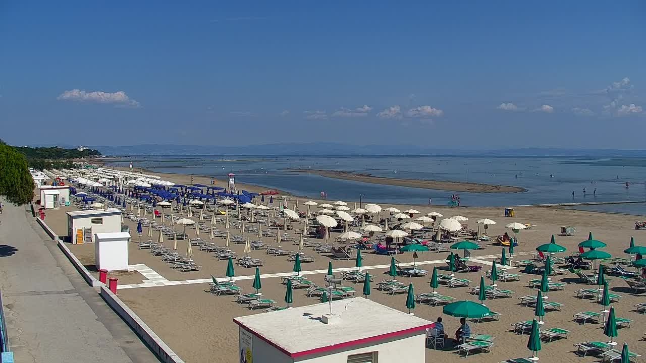 Spletna kamera v živo Grado: Pogledi na plažo in vodni park v realnem času