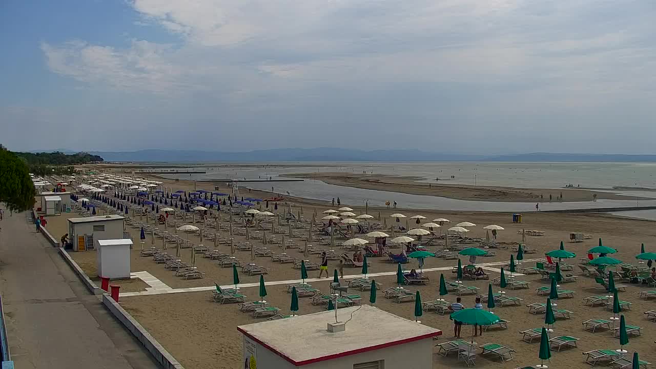 Spletna kamera v živo Grado: Pogledi na plažo in vodni park v realnem času