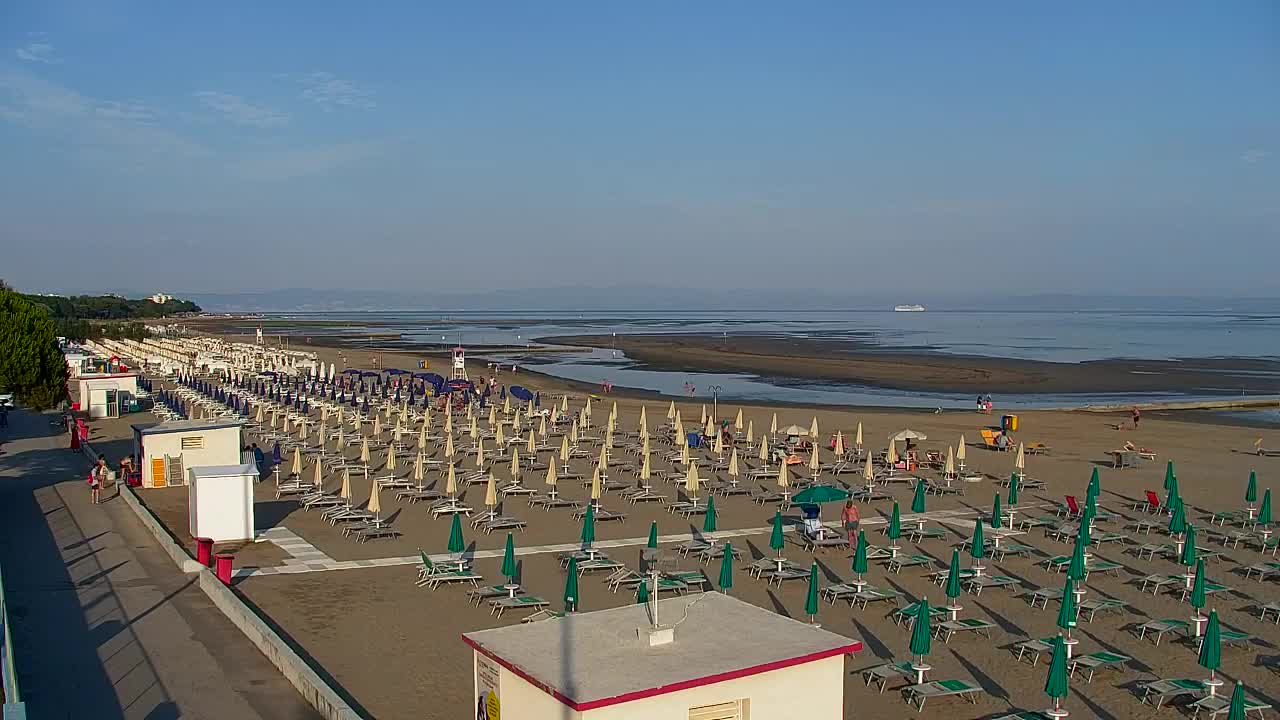 Webcam en vivo Grado: Vistas de la playa y del parque acuático en tiempo real