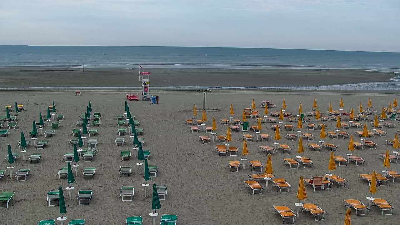 Webcam en vivo Grado: Vistas de la playa y del parque acuático en tiempo real