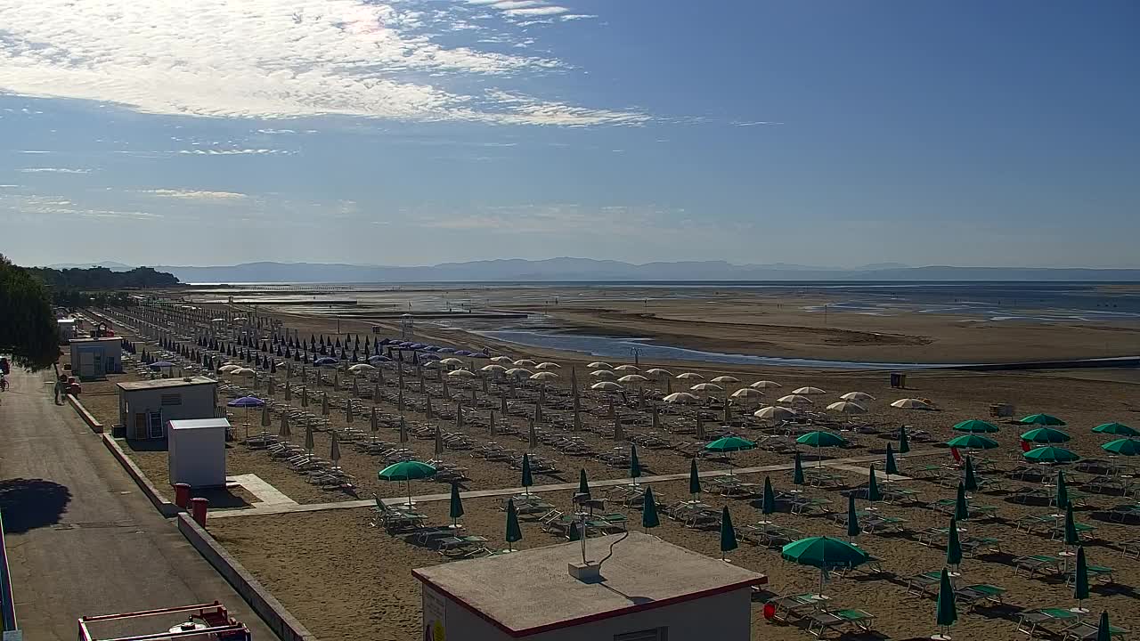 Webcam en vivo Grado: Vistas de la playa y del parque acuático en tiempo real