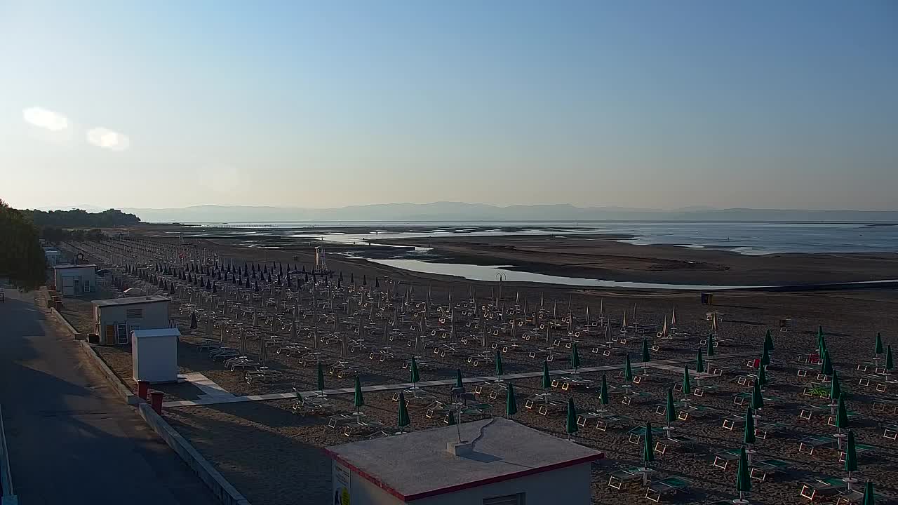 Grado Beach and Aquapark Views in Real Time