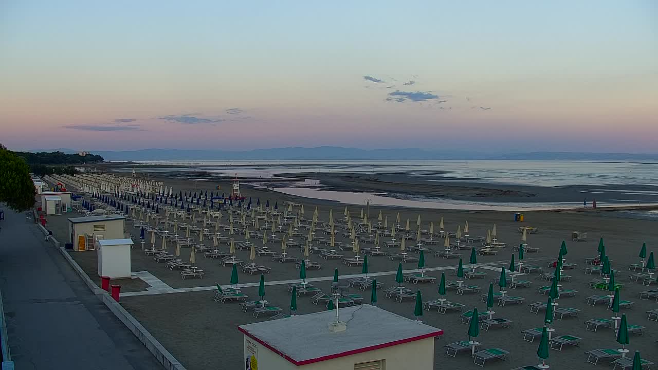 Webcam en vivo Grado: Vistas de la playa y del parque acuático en tiempo real
