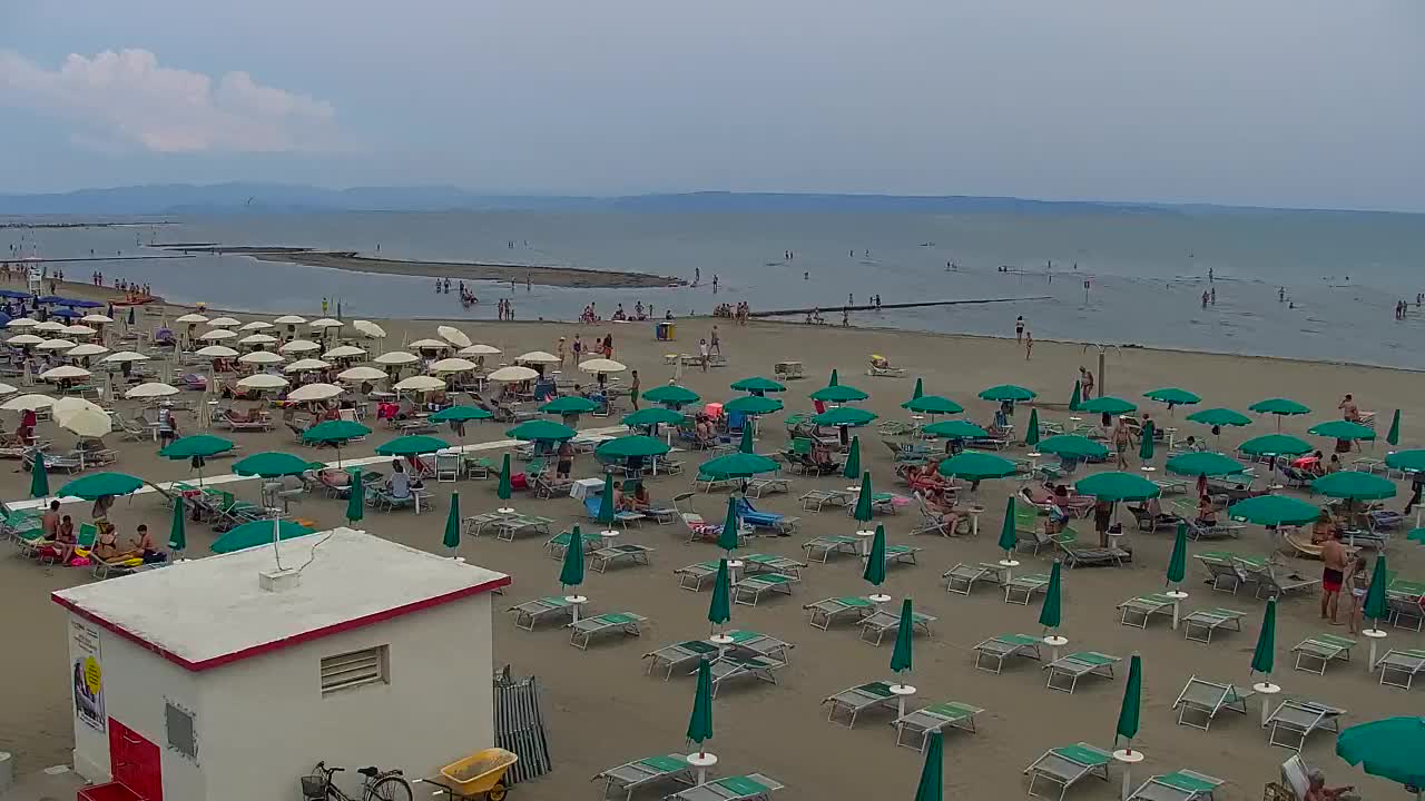 Webcam en vivo Grado: Vistas de la playa y del parque acuático en tiempo real