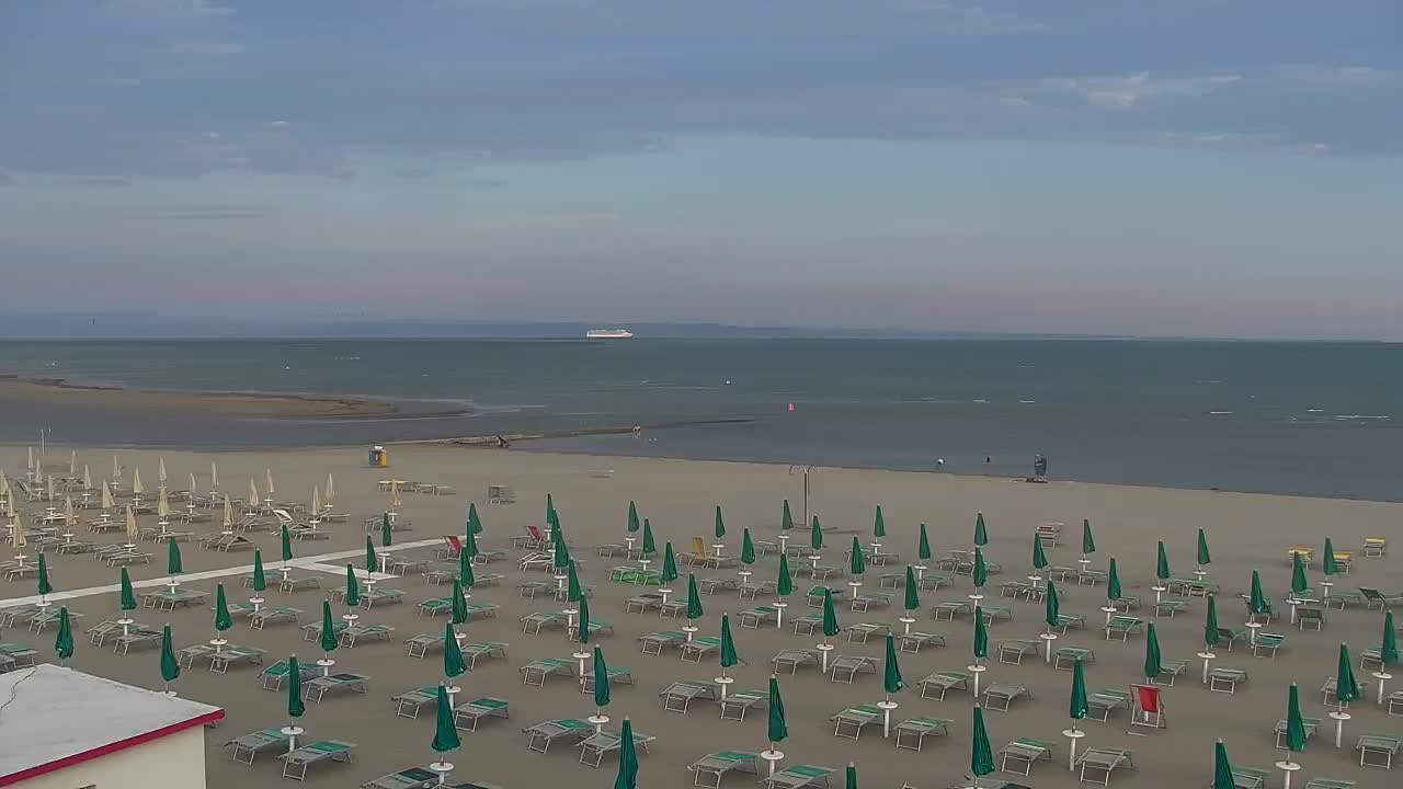 Grado Beach and Aquapark Views in Real Time