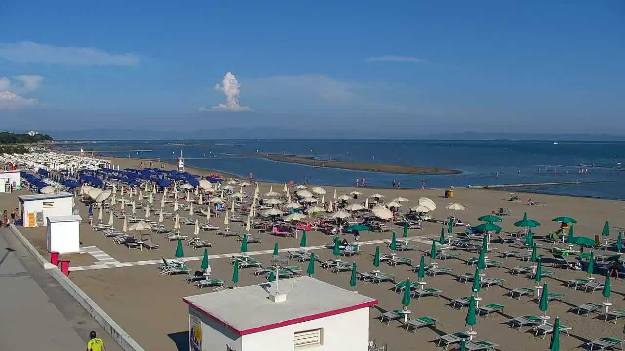 Webcam en vivo Grado: Vistas de la playa y del parque acuático en tiempo real