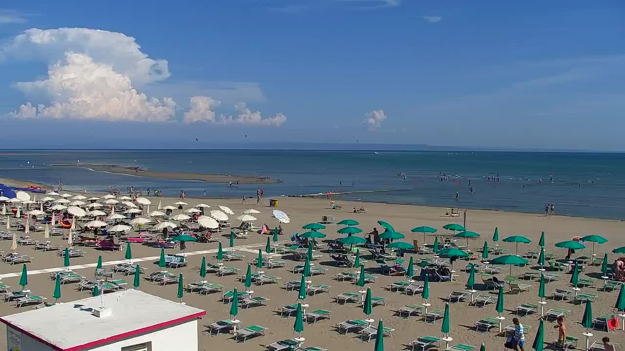 Webcam en vivo Grado: Vistas de la playa y del parque acuático en tiempo real