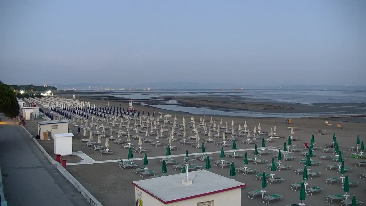 Webcam en vivo Grado: Vistas de la playa y del parque acuático en tiempo real