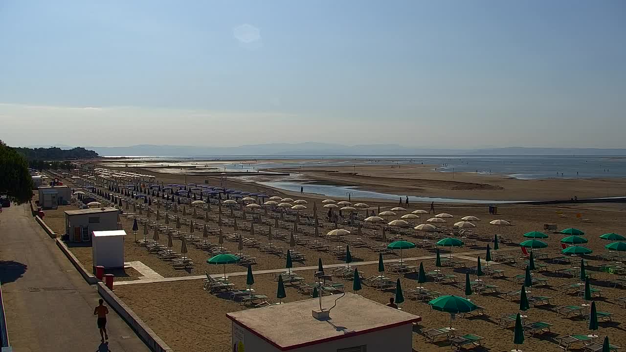 Spletna kamera v živo Grado: Pogledi na plažo in vodni park v realnem času