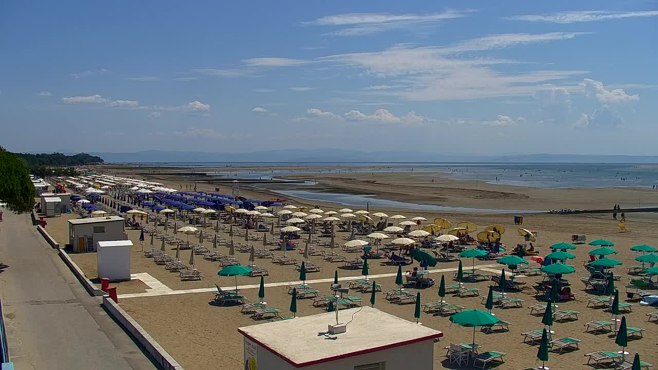 Webcam en vivo Grado: Vistas de la playa y del parque acuático en tiempo real
