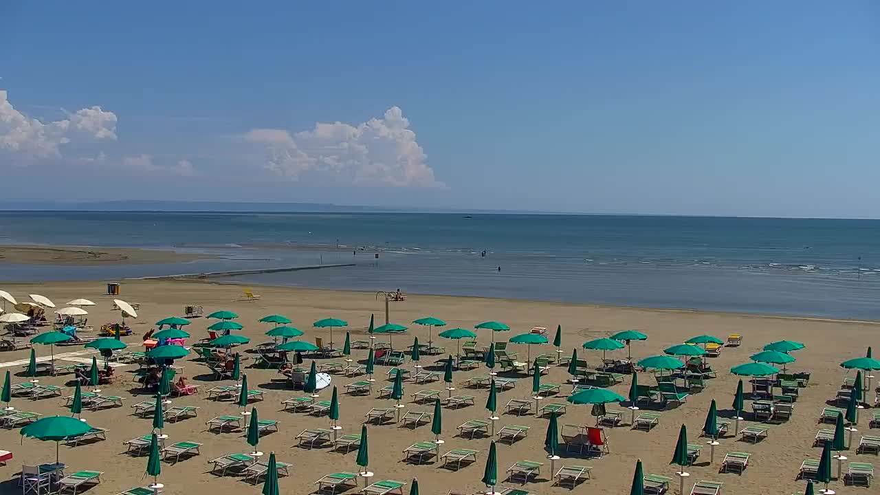 Webcam en vivo Grado: Vistas de la playa y del parque acuático en tiempo real