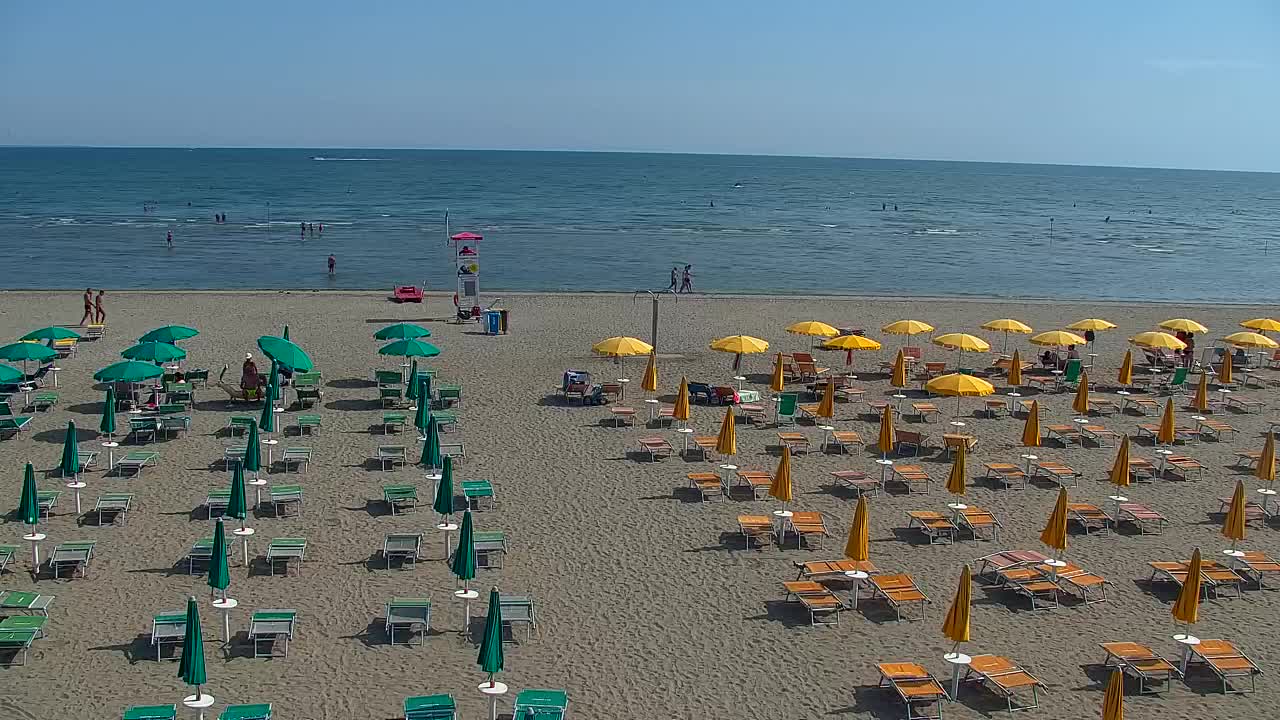 Webcam en vivo Grado: Vistas de la playa y del parque acuático en tiempo real