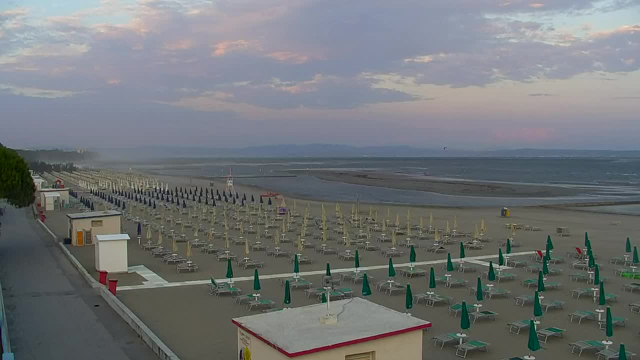 Grado Beach and Aquapark Views in Real Time