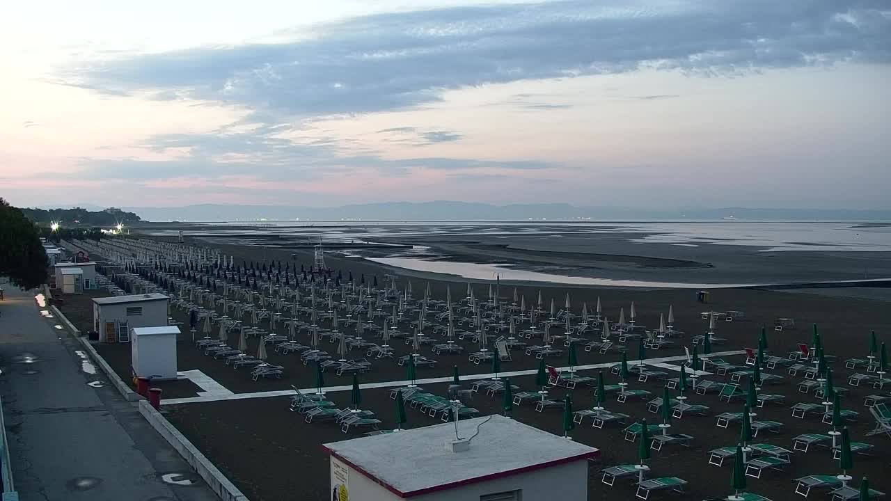 Grado Beach and Aquapark Views in Real Time