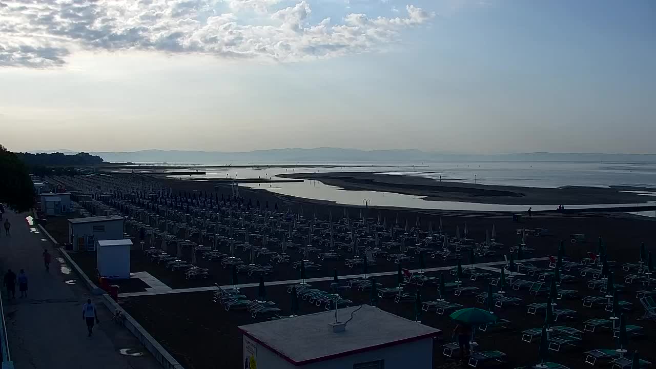 Spletna kamera v živo Grado: Pogledi na plažo in vodni park v realnem času