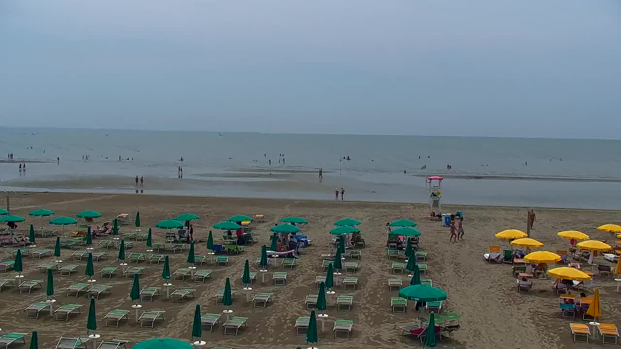 Webcam en vivo Grado: Vistas de la playa y del parque acuático en tiempo real