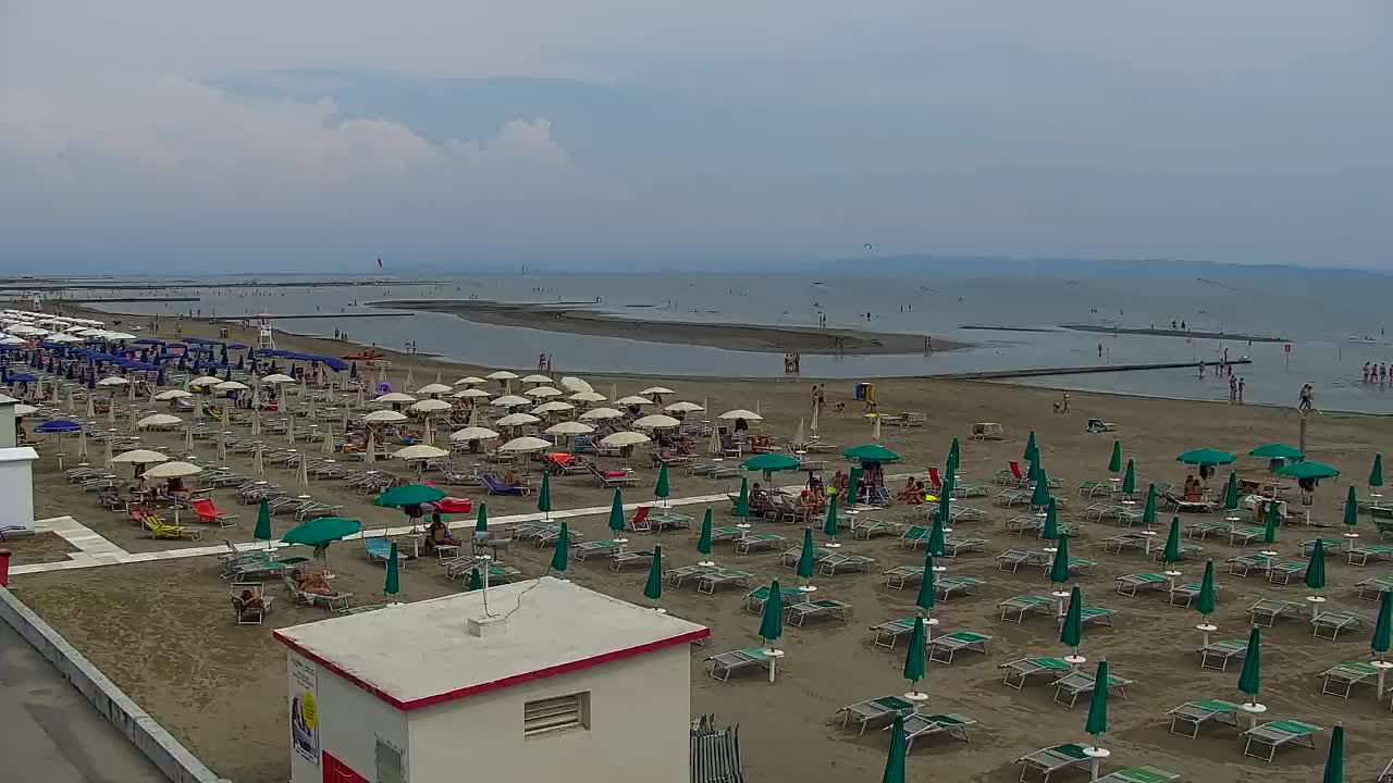 Webcam en vivo Grado: Vistas de la playa y del parque acuático en tiempo real