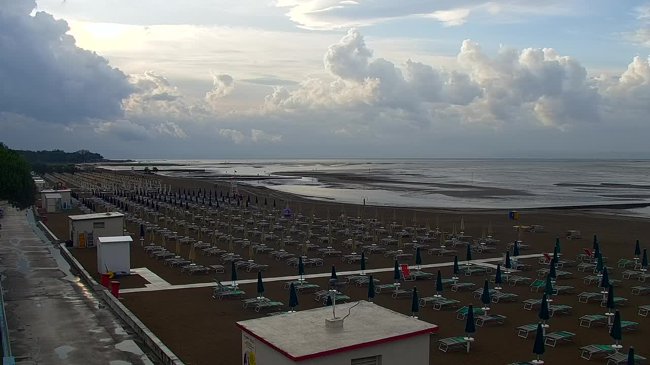 Webcam Live Grado: Vista sulla spiaggia e sull’acquapark in tempo reale