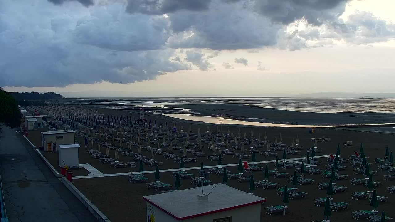 Webcam Live Grado: Vista sulla spiaggia e sull’acquapark in tempo reale