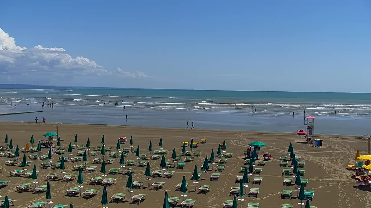 Webcam en vivo Grado: Vistas de la playa y del parque acuático en tiempo real